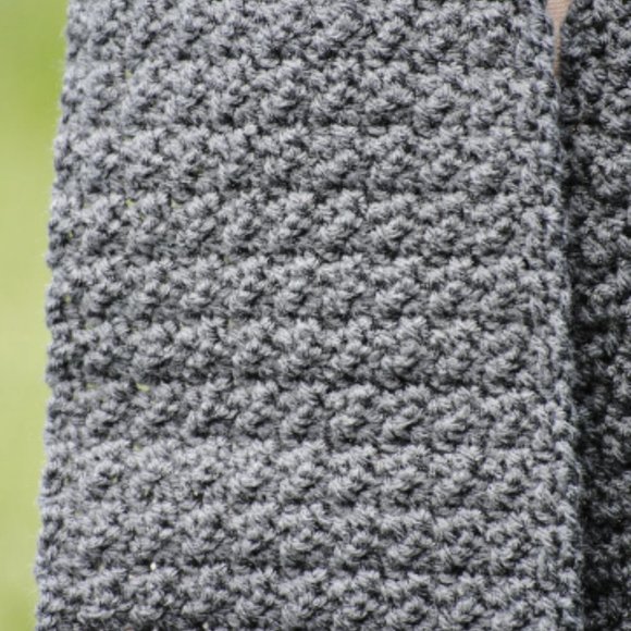 Crochet Charcoal Gray Long Scarf/New - Picture 3 of 4